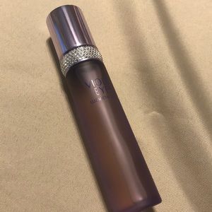 Violet Eyes by Elizabeth Taylor